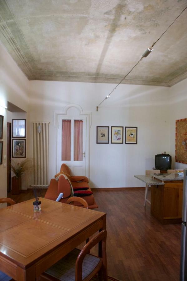 Appartement Le Corti 2 à Alexandrie Extérieur photo